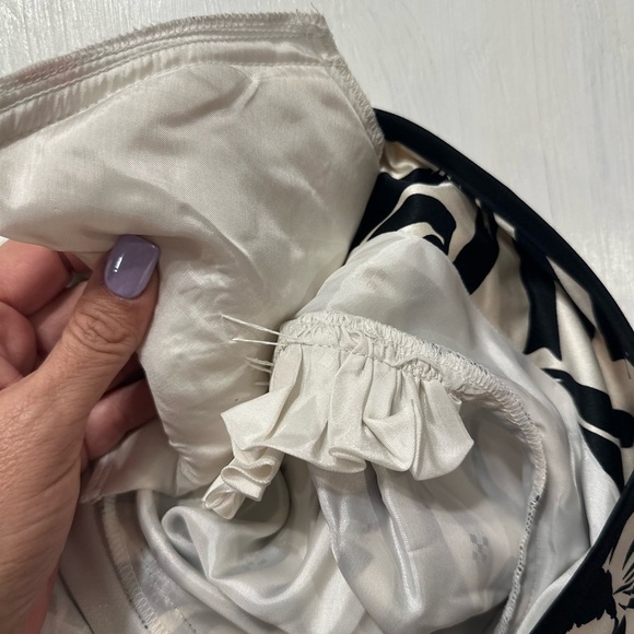 Vintage 80s 100% Silk Skirt Suit Set Black & White Floral Size 12 Korean Made - Picture 11 of 16